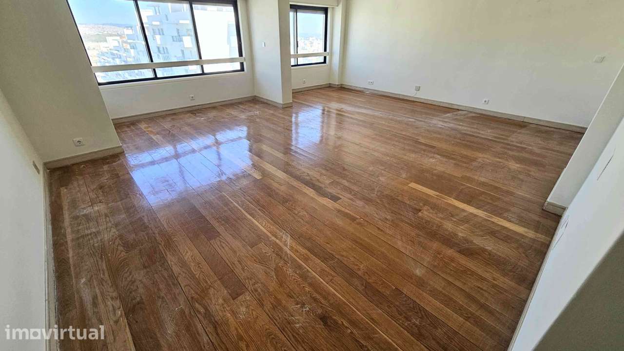 T4 na Quinta Grande, c/ lugar de Garagem, Alfragide Norte - Grande imagem: 4/31