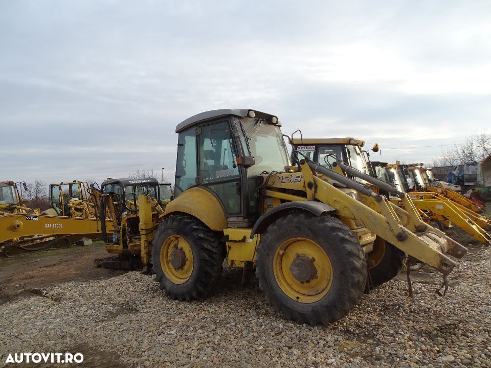 Dezmembrez New Holland LB 115 din 2007 - 1