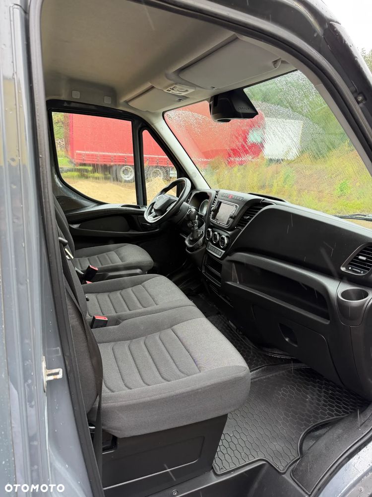 Iveco 50C18 KONTENER 5.0 M + WINDA DHOLLANDIA 1000 KG / BLIŹNIAK PODWÓJNE KOŁA / 3 MIEJSCA / PRAWO JAZDY KATEGORIA "B" / 35C18 / POLSKI SALON !! - 25