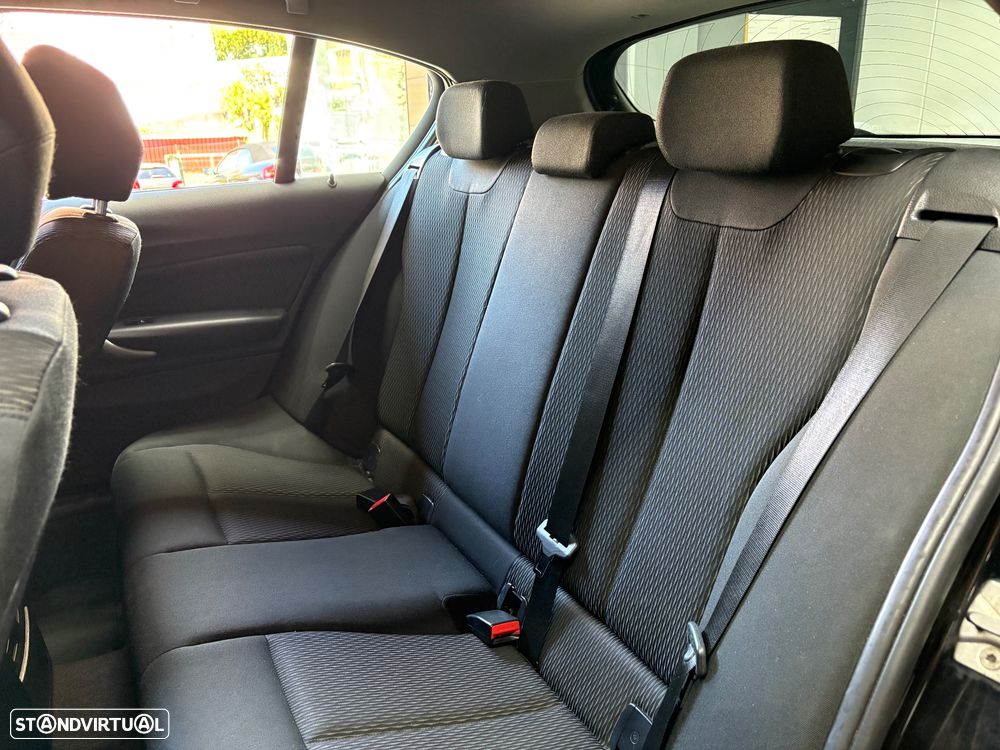 BMW 118 d Line Sport - 13