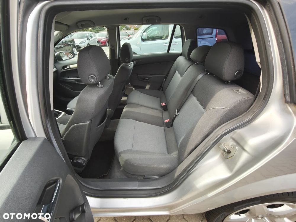Opel Astra 1.6 Catch me - 26