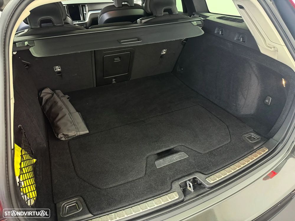 Volvo V60 2.0 B4 Momentum Plus Geartronic - 11