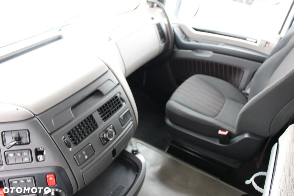 DAF XF 106.480 / RETARDER /LODÓWKA /KLIMA POSTOJOWA /OPONY 80%/**SERWIS FR **/ IDEALNY STAN / - 13