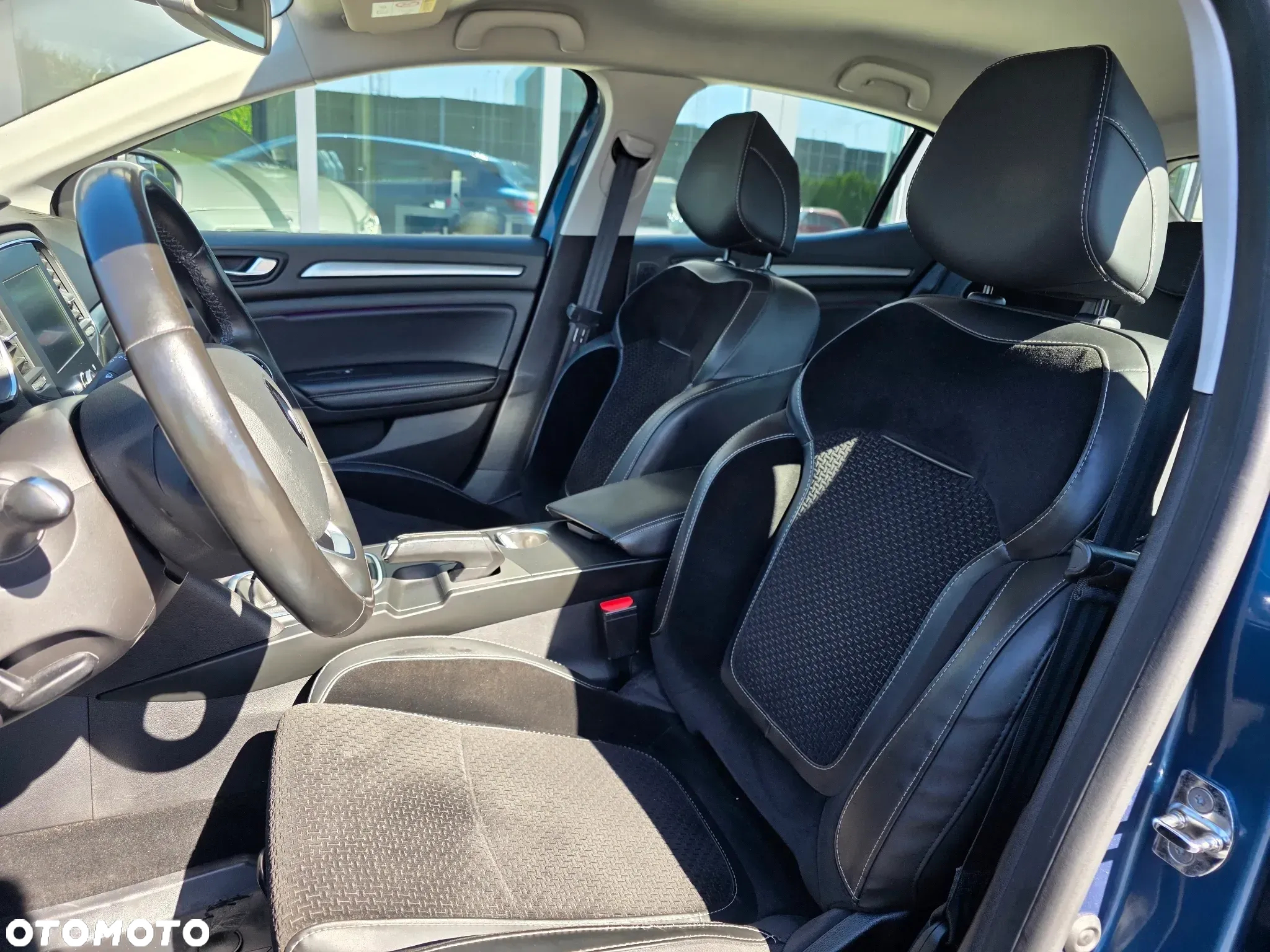 Renault Megane 1.5 Blue dCi Intens - 9