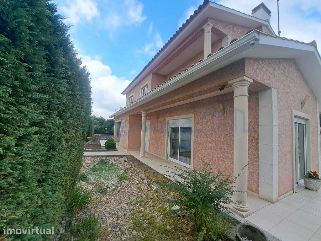 MORADIA INDEPENDENTE T3 COM GARAGEM E JARDIM | ARRABAL - LEIRIA - Grande imagem: 2/28