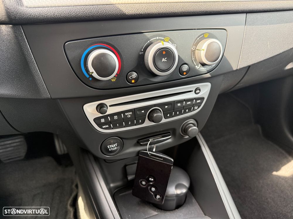 Renault Mégane Coupe 1.5 dCi Dynamique - 21