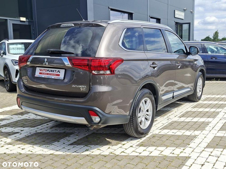 Mitsubishi Outlander - 4