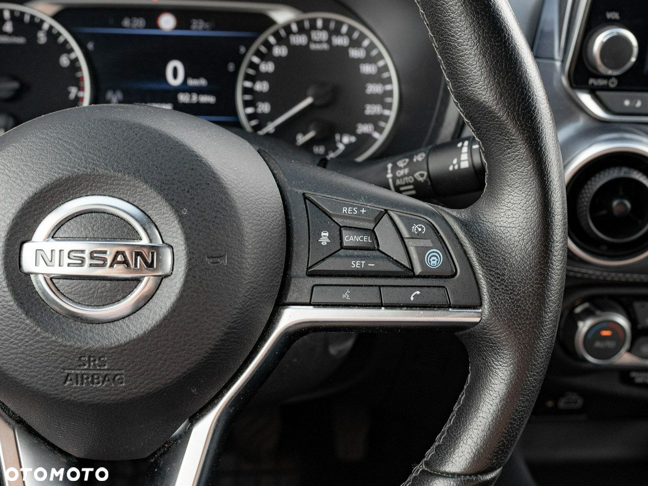 Nissan Juke 1.0 DIG-T N-Connecta - 18