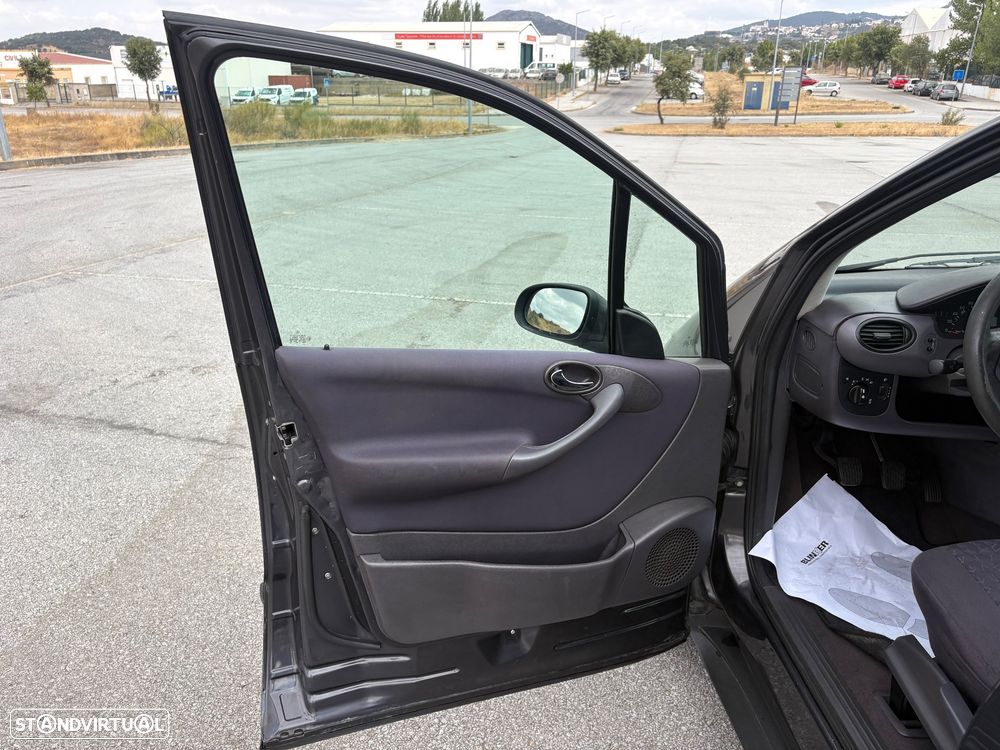 Mercedes-Benz A 140 Classic - 13