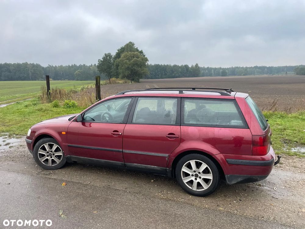 Volkswagen Passat 1.9 TDI Comfortline - 1
