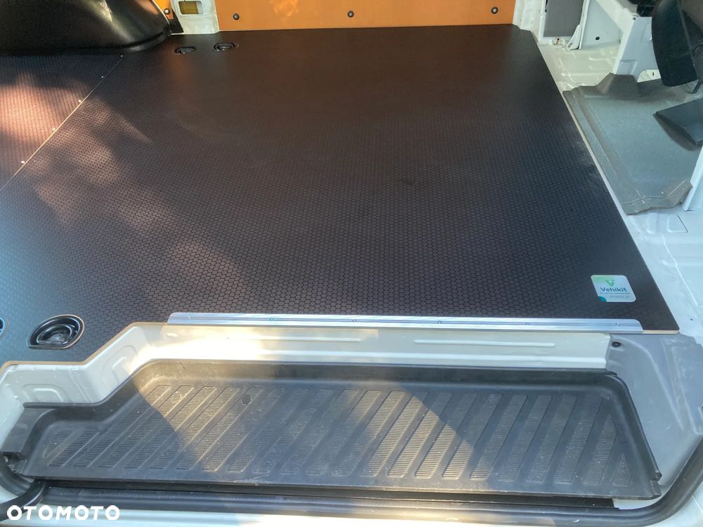 Mercedes-Benz Sprinter - 9