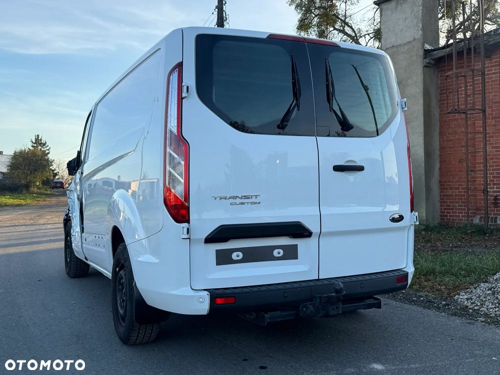 Ford CUSTOM - 8
