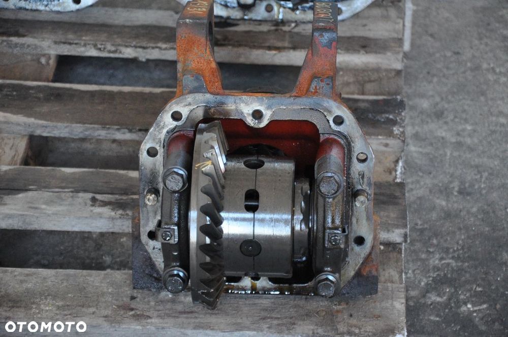 DYFERENCJAŁ WKŁAD MOSTU BOBCAT T2556 15D3 - 1