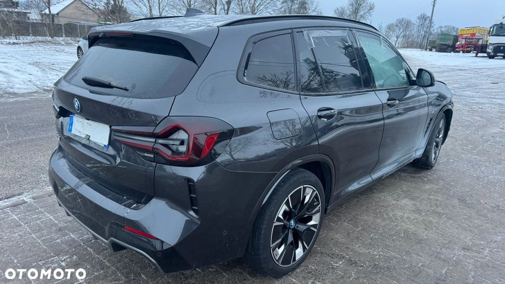 BMW iX3 80kWh Impressive - 13