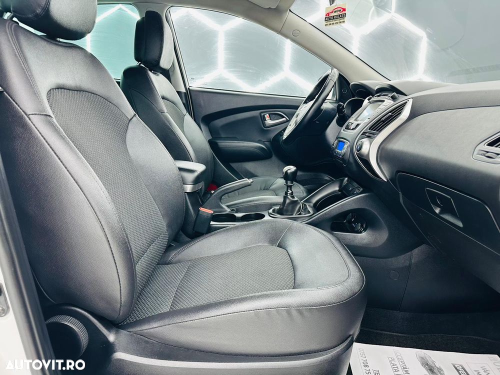 Hyundai ix35 1.7 CRDI 2WD blue Finale Gold - 17