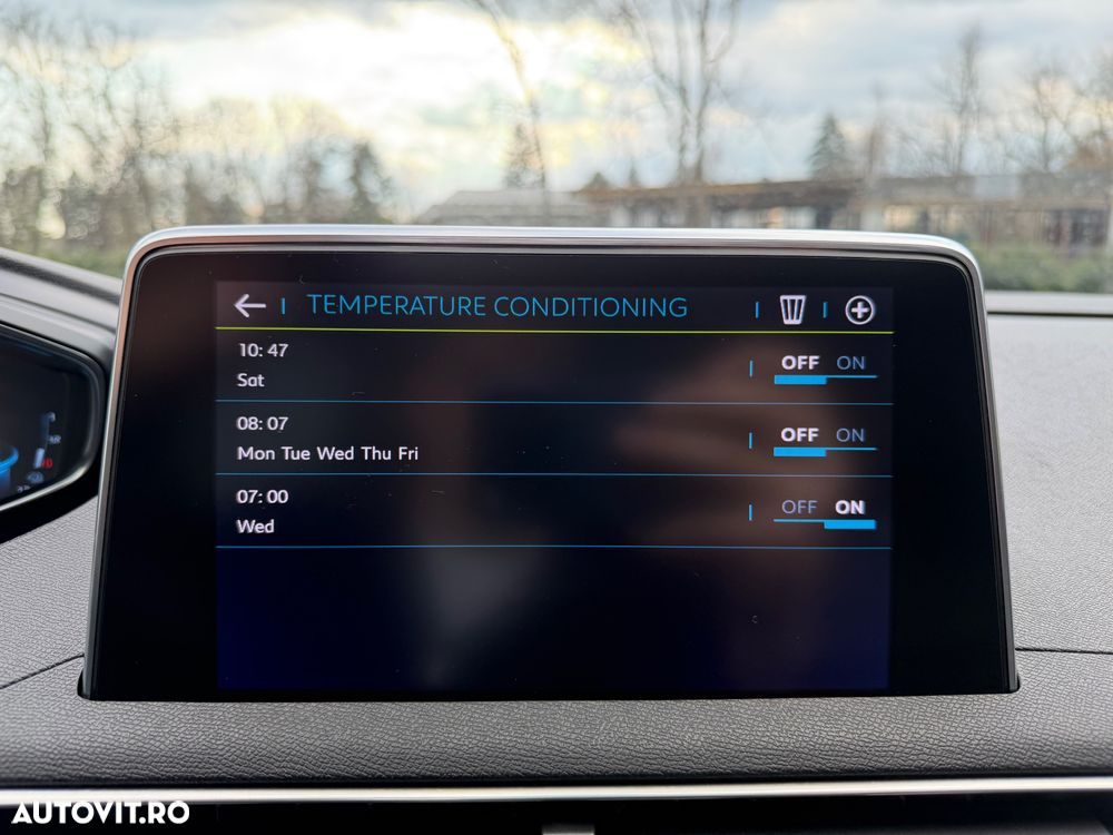 Peugeot 3008 225 e-EAT8 Allure - 26