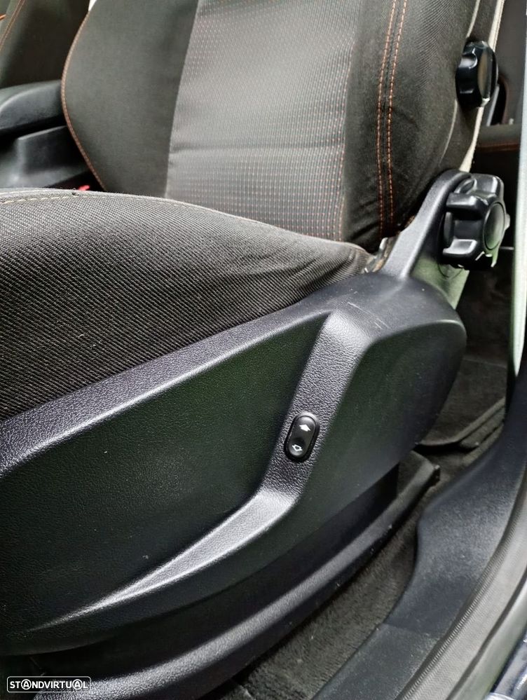 Ford S-Max 1.6 TDCi Trend Busine.7L - 40