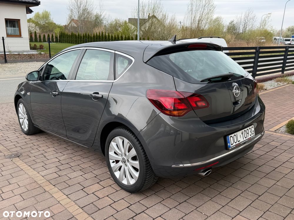 Opel Astra 1.4 Turbo Exklusiv - 11
