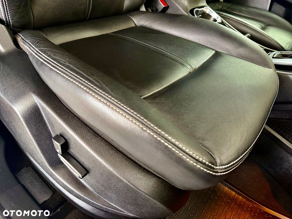 Ford S-Max 2.0 TDCi DPF Titanium X - 33