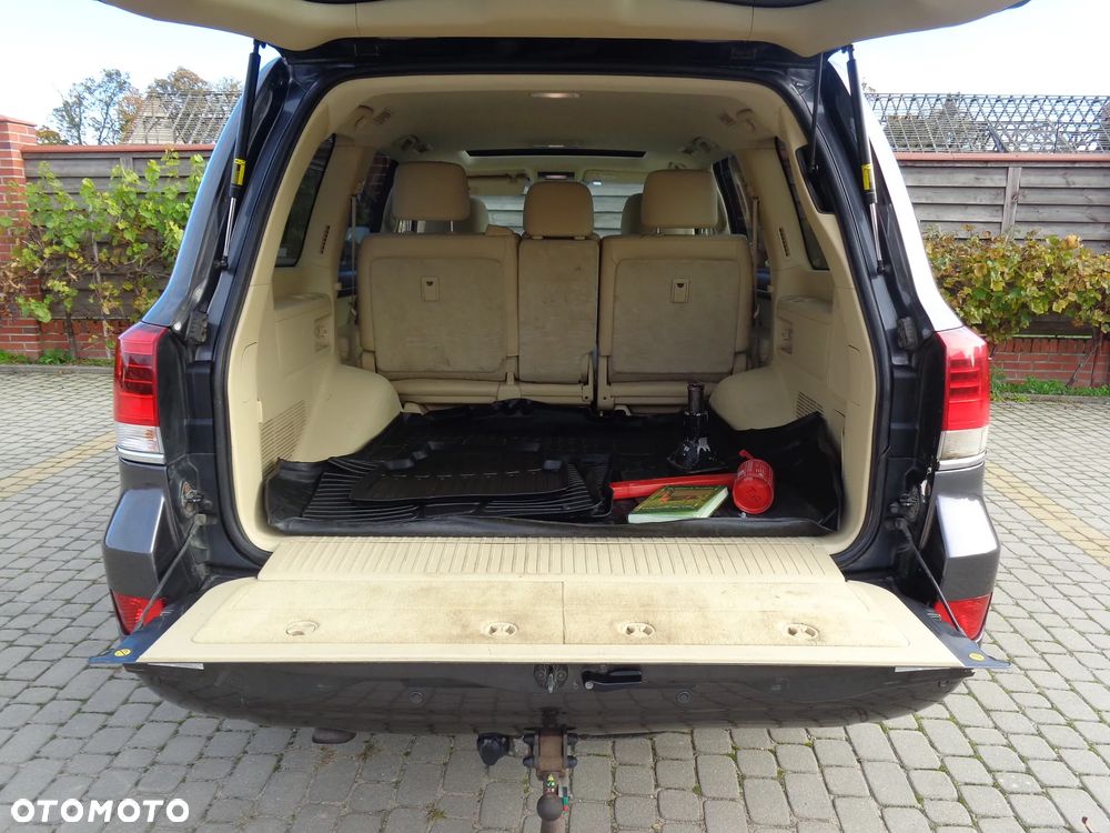 Toyota Land Cruiser - 7
