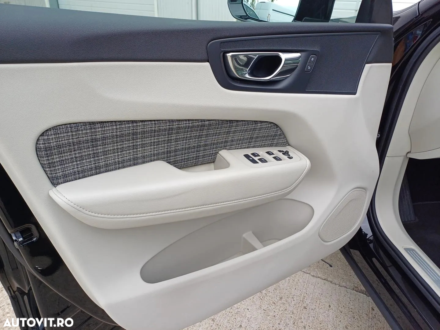 Volvo XC 60 D4 AWD Geartronic Momentum - 9
