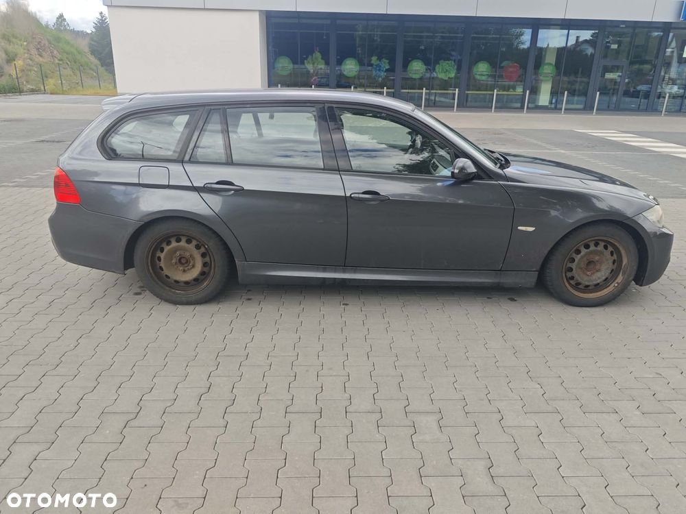 BMW Seria 3 320i - 7