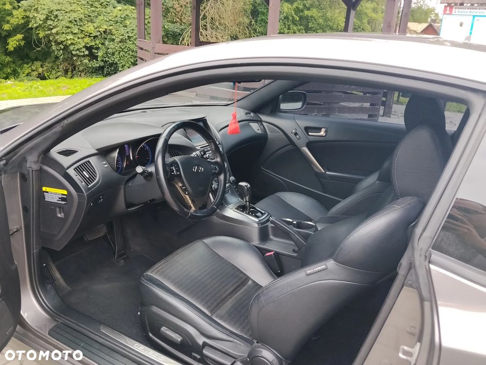 Hyundai Genesis Coupe - 9