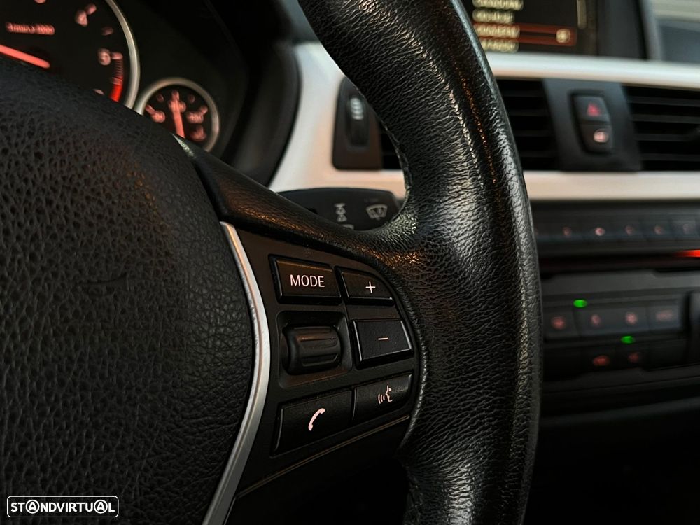 BMW 318 d Line Sport - 22