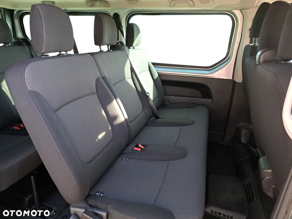 Renault Trafic BUS - 23