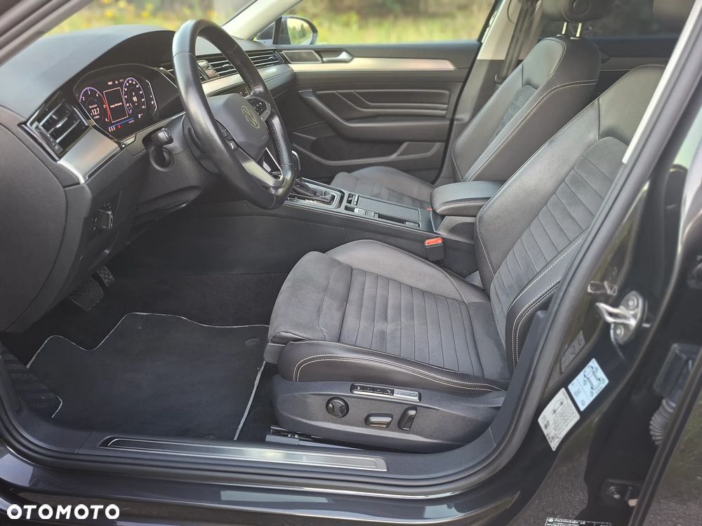 Volkswagen Passat 2.0 TDI Elegance DSG - 24