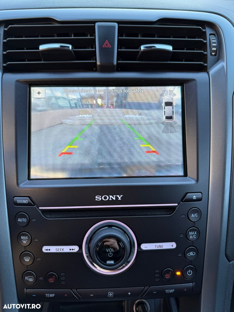 Ford Mondeo 2.0 HEV Titanium - 12