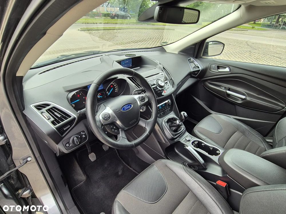 Ford Kuga 2.0 TDCi 4x4 Titanium - 27