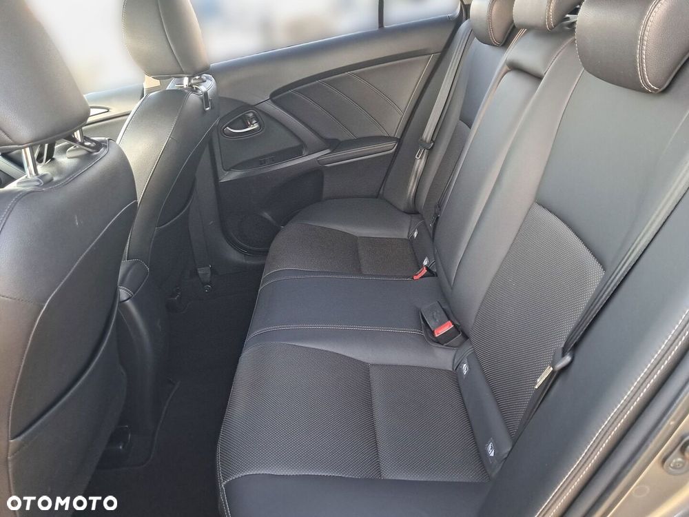 Toyota Avensis - 28