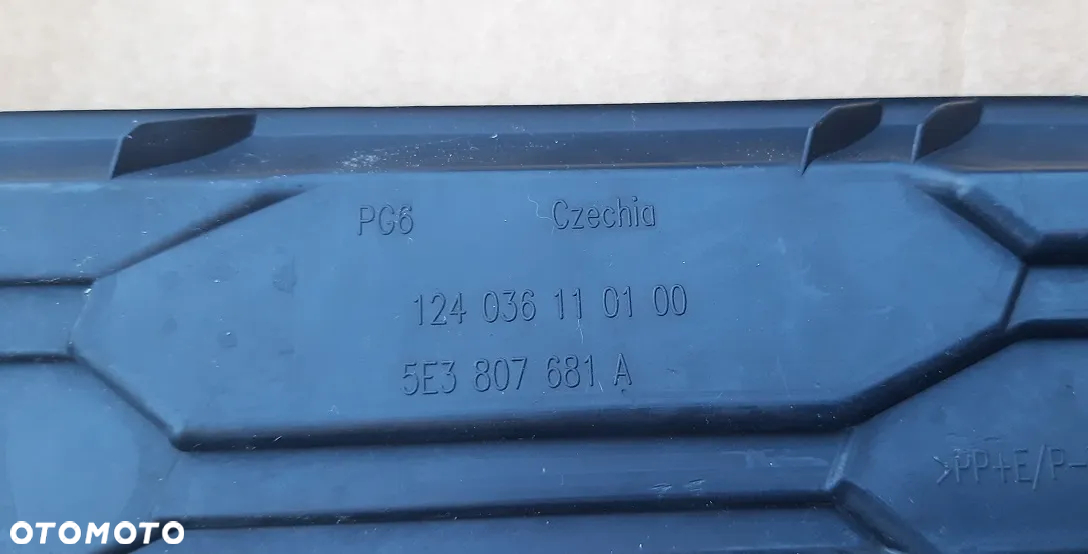 Skoda Octavia IV 4 kratka zderzaka lewa PDC 5E3807681A - 3