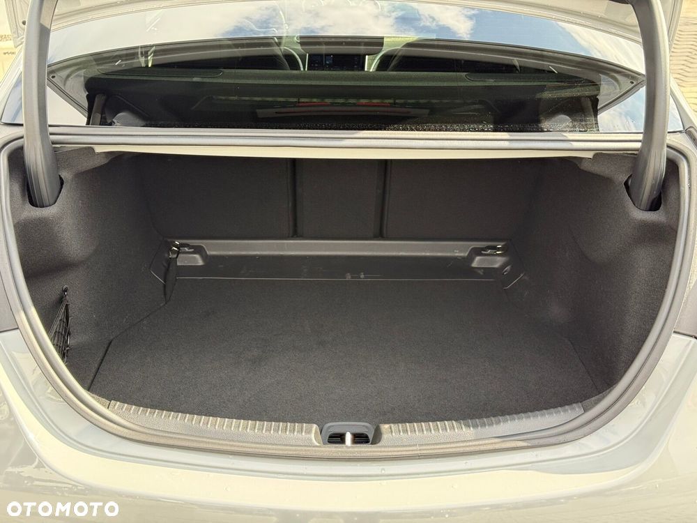 Mercedes-Benz Klasa C 300 mHEV 4-Matic AMG - 29