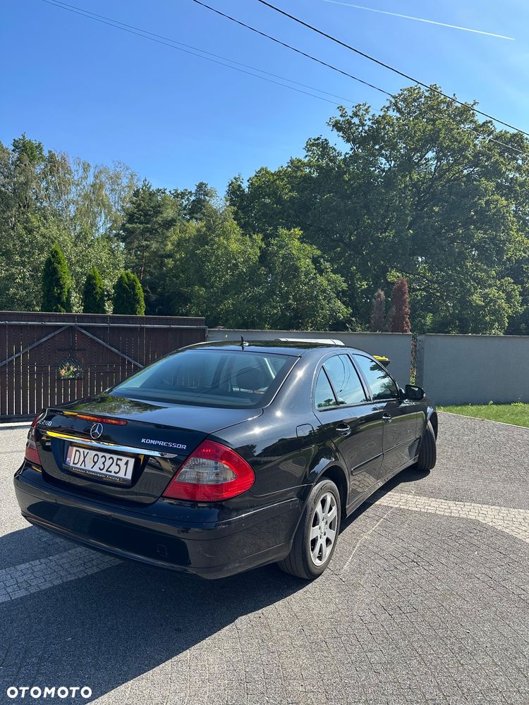 Mercedes-Benz Klasa E 200 Kompressor Classic - 4