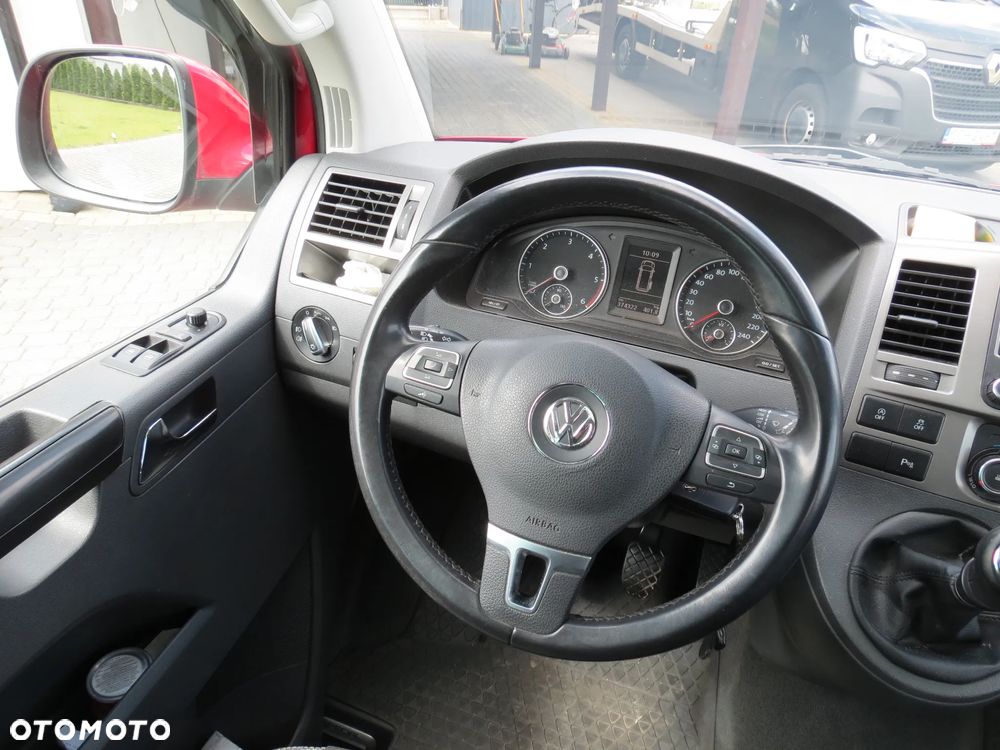 Volkswagen Multivan - 23