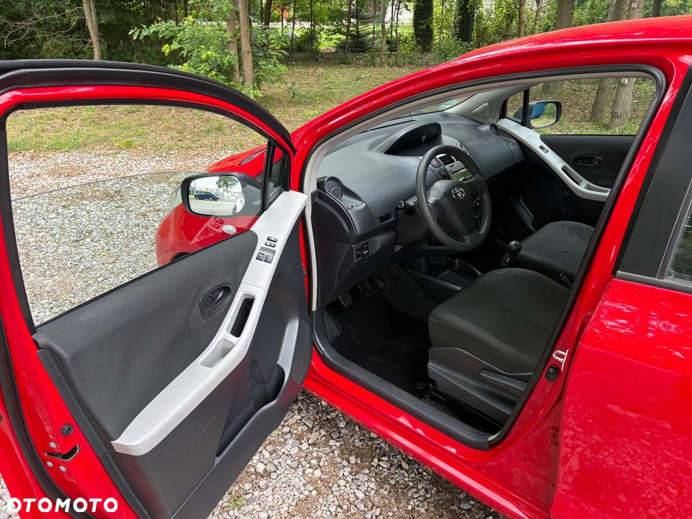 Toyota Yaris 1.0 VVT-i - 17