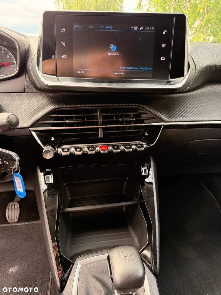 Peugeot 2008 1.2T Style S&S - 26