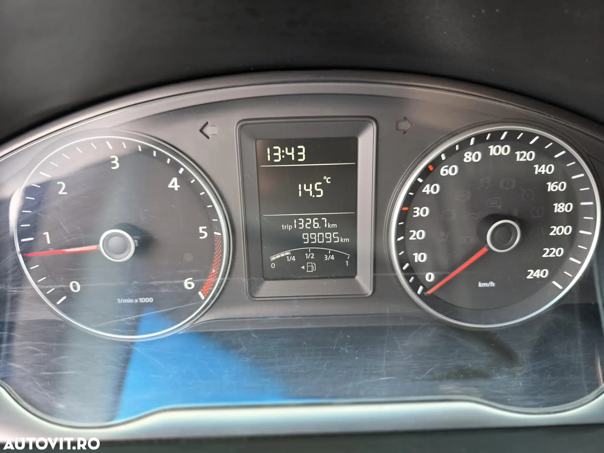 Volkswagen Caravelle - 7