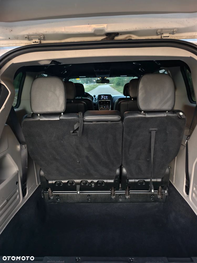 Dodge Grand Caravan - 17