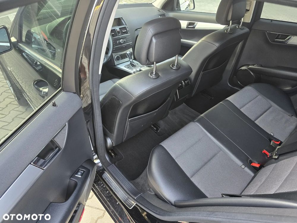 Mercedes-Benz Klasa C 200 (BlueEFFICIENCY) 7G-TRONIC Elegance - 15