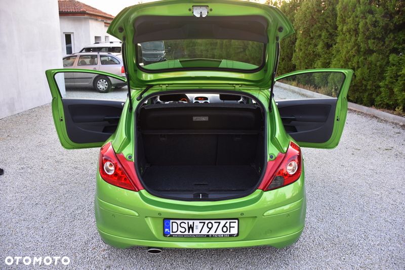 Opel Corsa 1.4 16V Edition 150 - 37