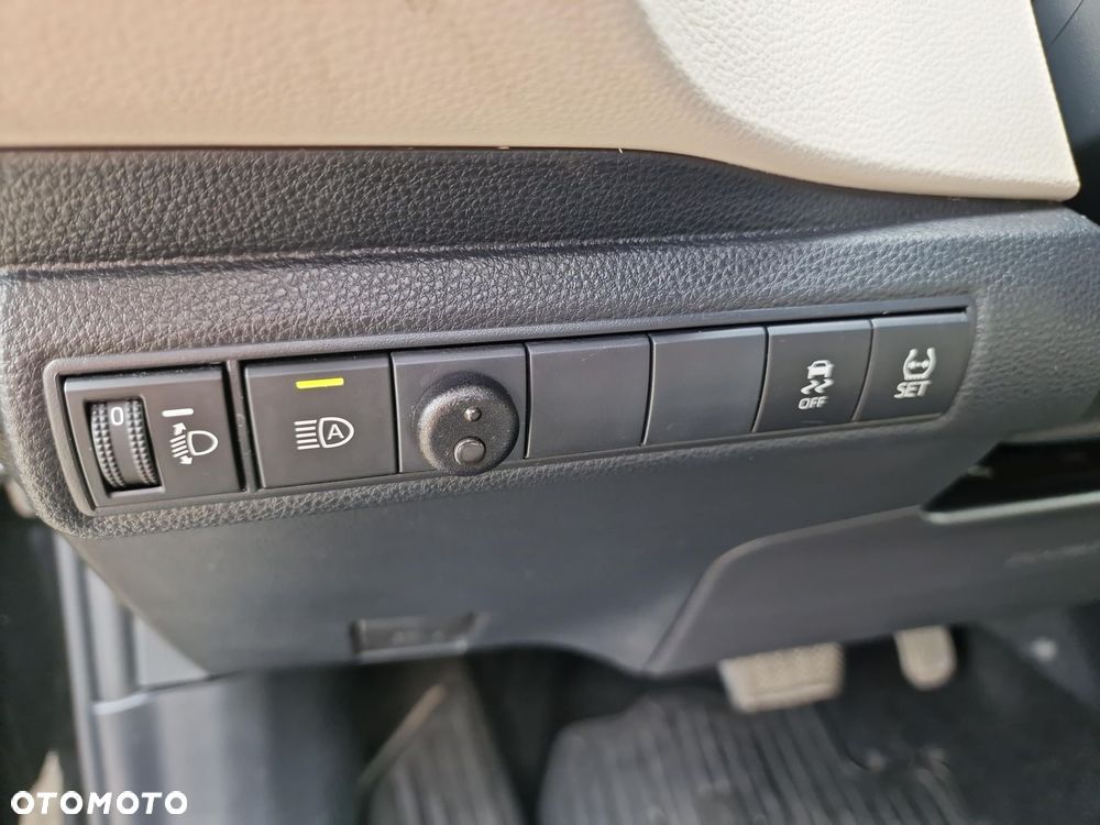 Toyota Corolla 1.8 Hybrid Comfort - 19