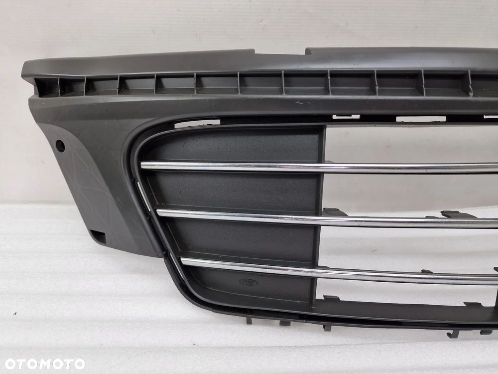 FORD GALAXY MK2 LIFT 09-15 Z CHROMAMI KRATKA ŚRODKOWA ZDERZAKA PRZEDNIEGO , NR AM21-17B968-AC , NR AUKCJI K144 - 2