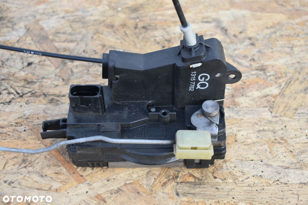 ZAMEK DRZWI PRAWY PRZÓD OPEL SIGNUM 13157762 - 1