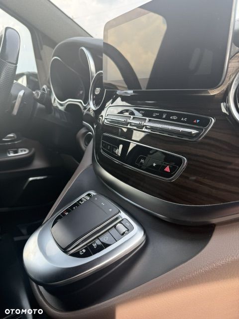 Mercedes-Benz Klasa V 300 d lang 4Matic 9G-TRONIC Special Edition Avantgarde - 12