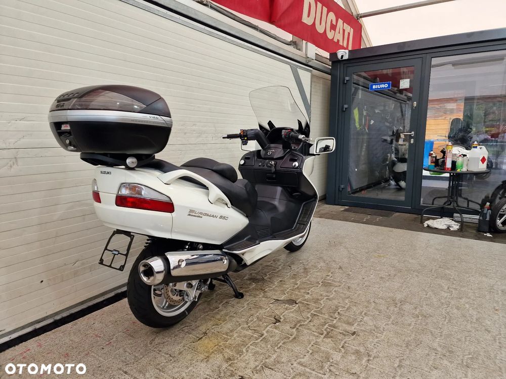Suzuki Burgman - 21