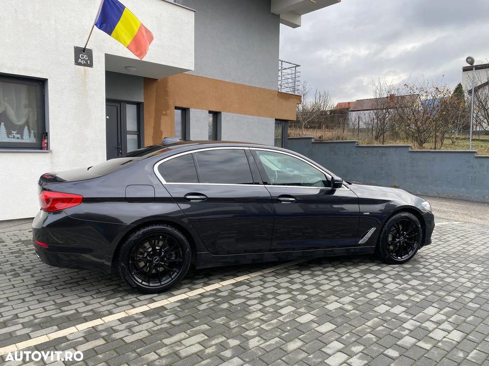 BMW Seria 5 530i xDrive AT - 17
