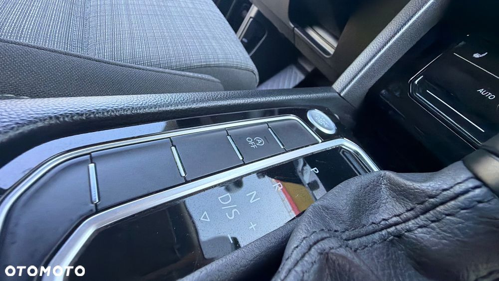Volkswagen Passat 2.0 TDI SCR DSG - 21